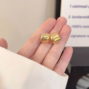 🎀 Bundle earrings, $10 for each, buy 2 get 1 more pairs for free